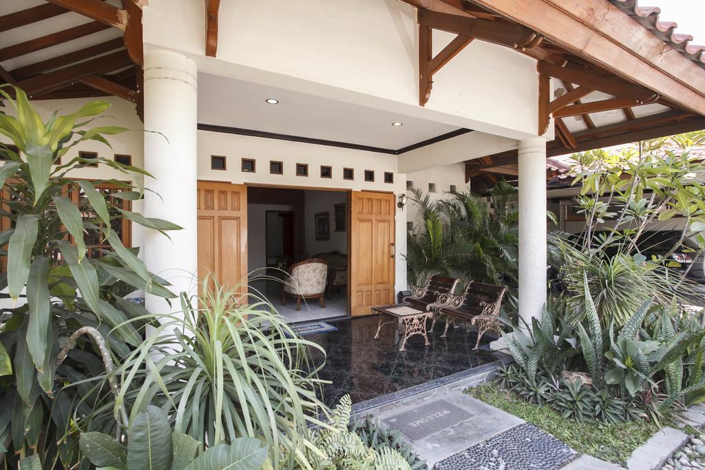 Hotel Reddoorz Near Juanda Airport T1 Brebek Exteriér fotografie