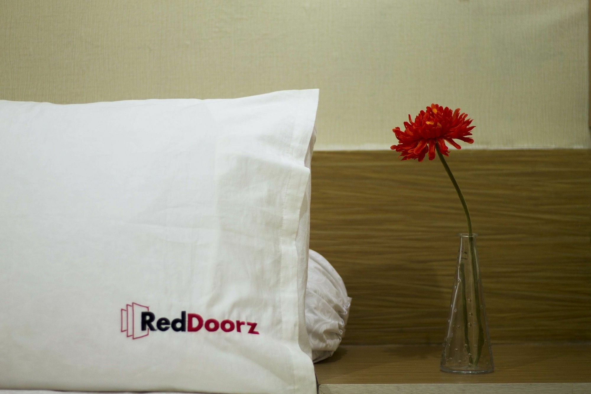 Hotel Reddoorz Near Juanda Airport T1 Brebek Exteriér fotografie